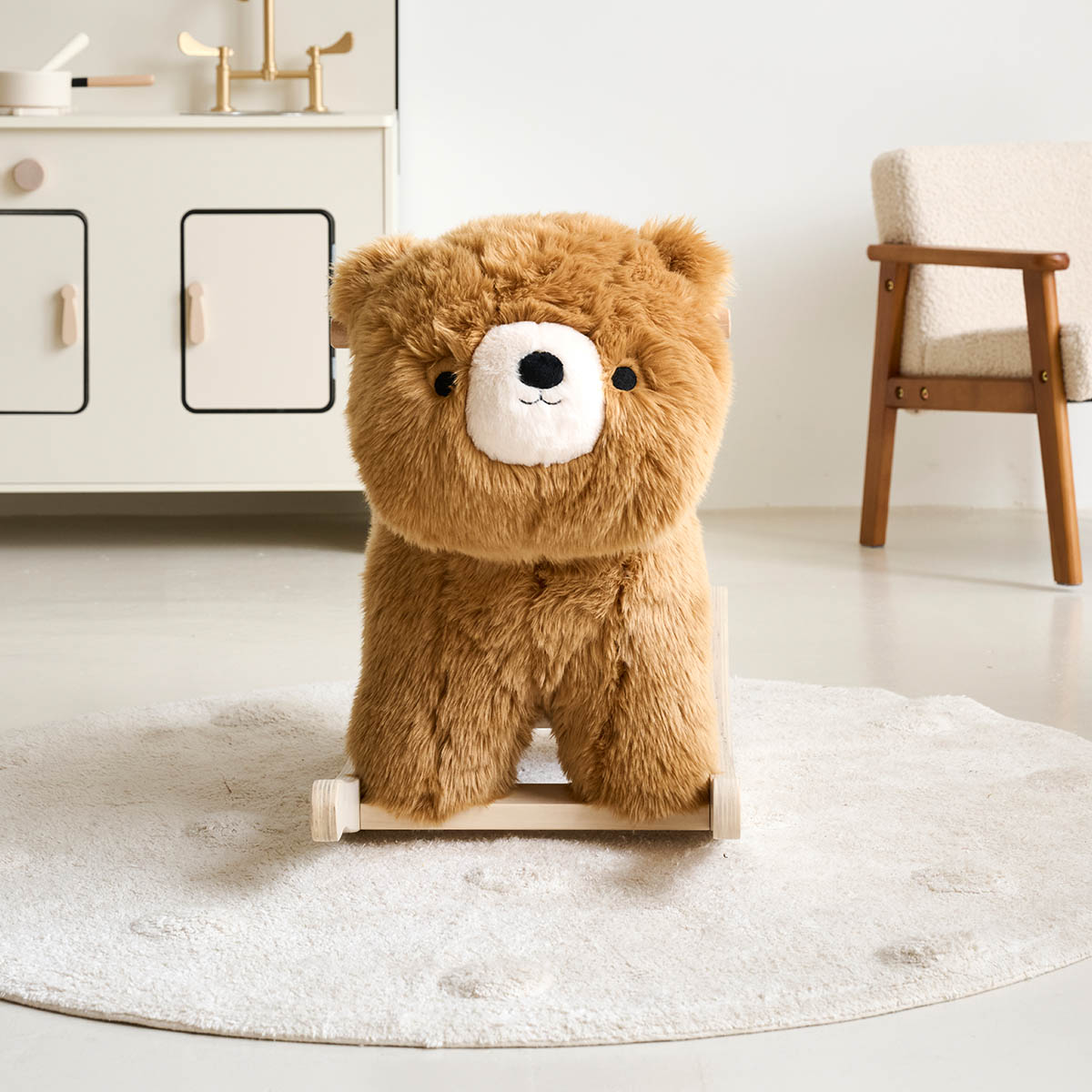 Petite Amélie | Cheval à bascule Ours | Peluche en bois certifié FSC | Marron et blanc | Jouet d'éveil pour enfant collection Forêt (Petite Amélie) - Image 3