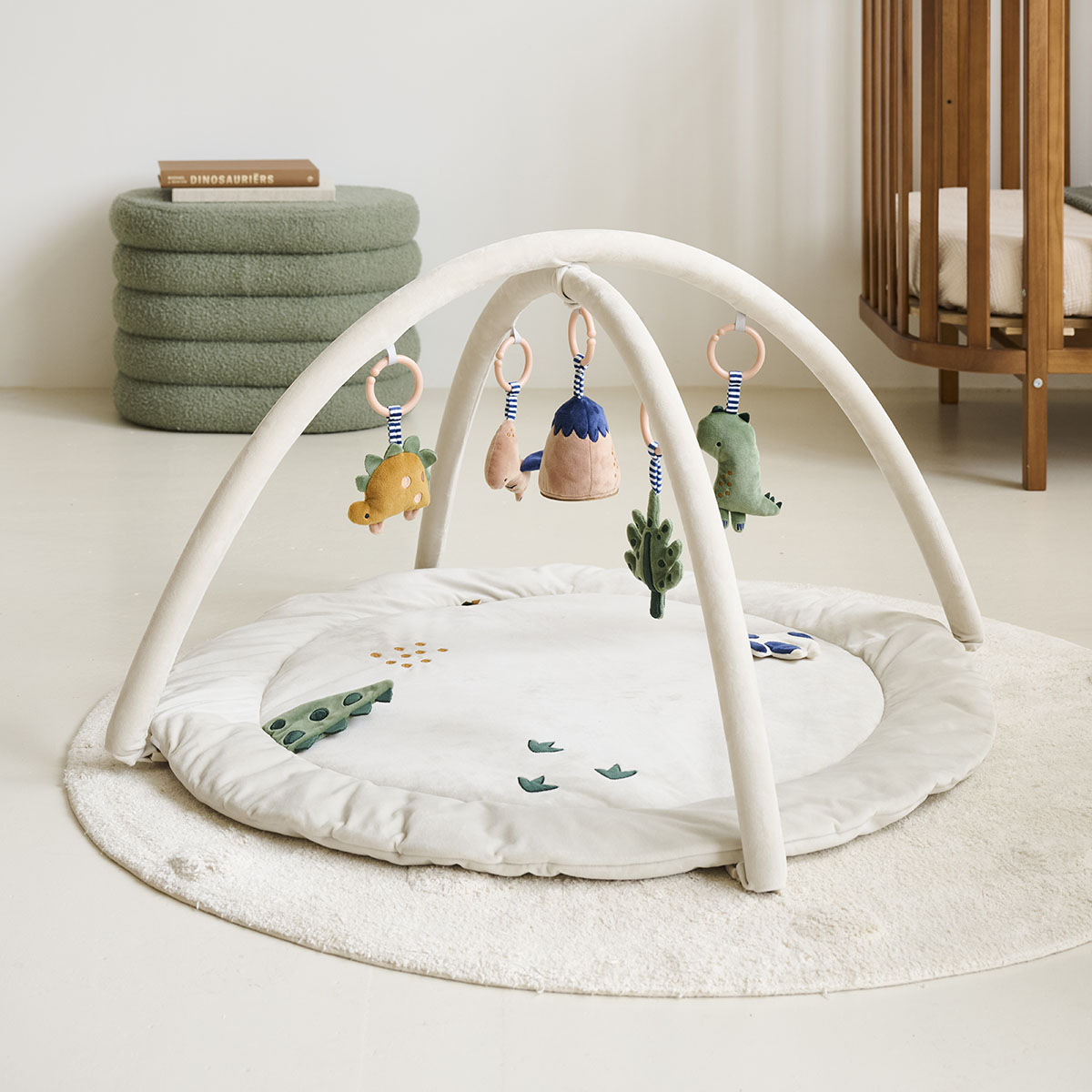 Petite Amélie | Arche d'éveil Dino | Tapis sensoriel amovible | Polyester | Beige | 6 éléments avec suspensions | Facile à nettoyer (Petite Amélie) - Image 5