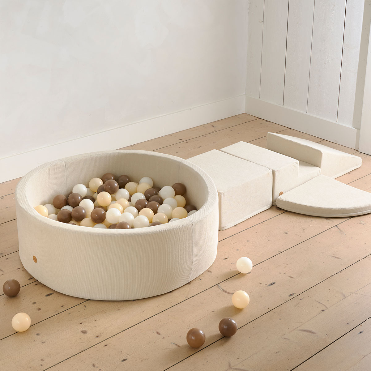 Petite Amélie | Jeu de construction en mousse | 4 blocs | Velours côtelé beige | Ensemble de motricité pour enfant | Doux et facile à entretenir (Petite Amélie) - Image 6