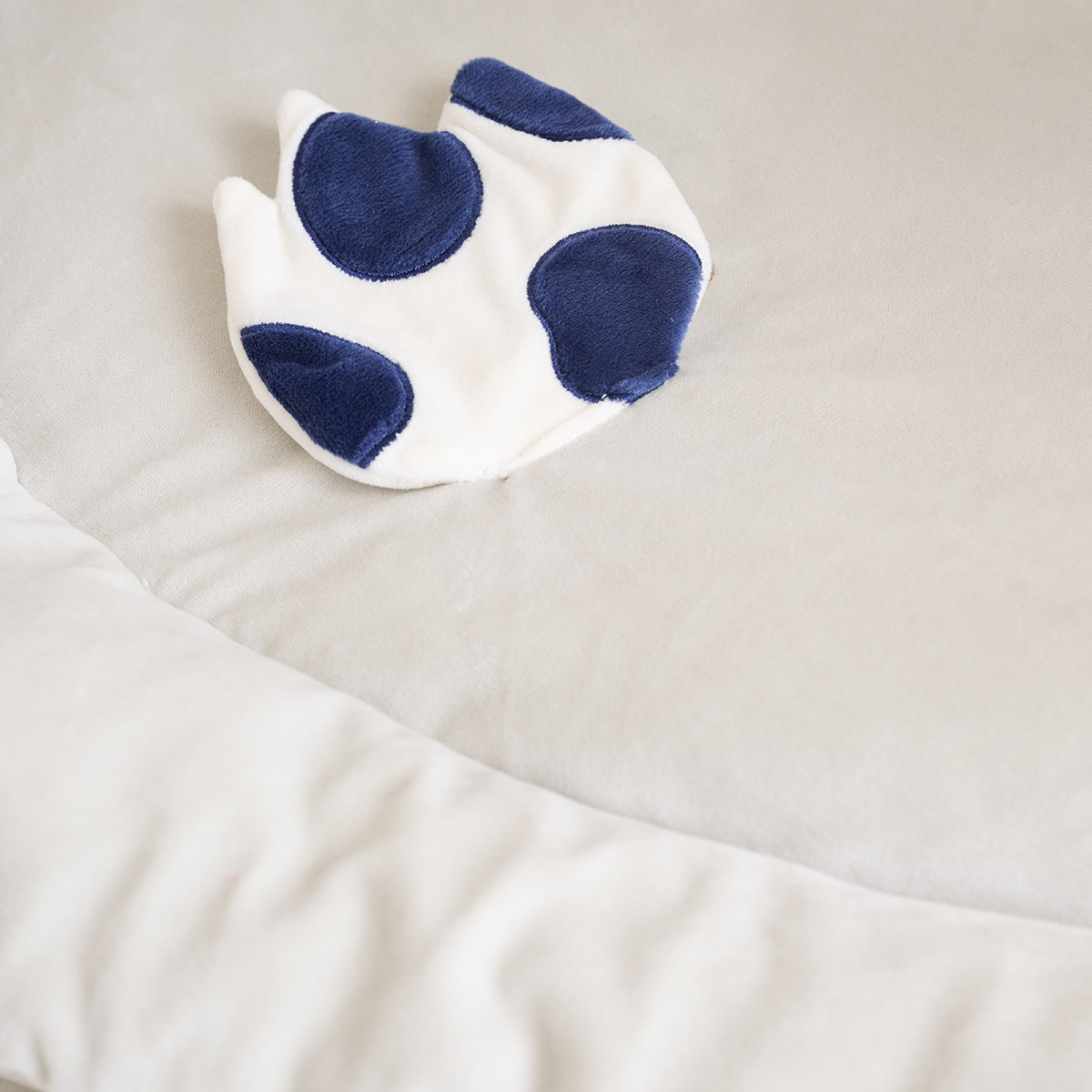 Petite Amélie | Arche d'éveil Dino | Tapis sensoriel amovible | Polyester | Beige | 6 éléments avec suspensions | Facile à nettoyer (Petite Amélie) - Image 10