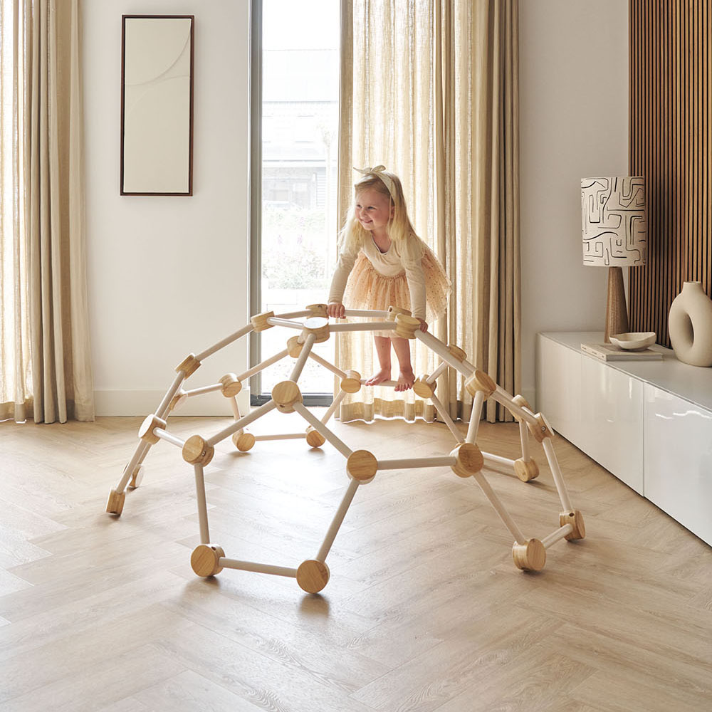 Petite Amélie | Dôme d'escalade Igloo | Bambou durable | Bois et blanc | 150x60 cm | Structure de jeu robuste pour enfants pour le jardin et maison (Petite Amélie) - Image 1