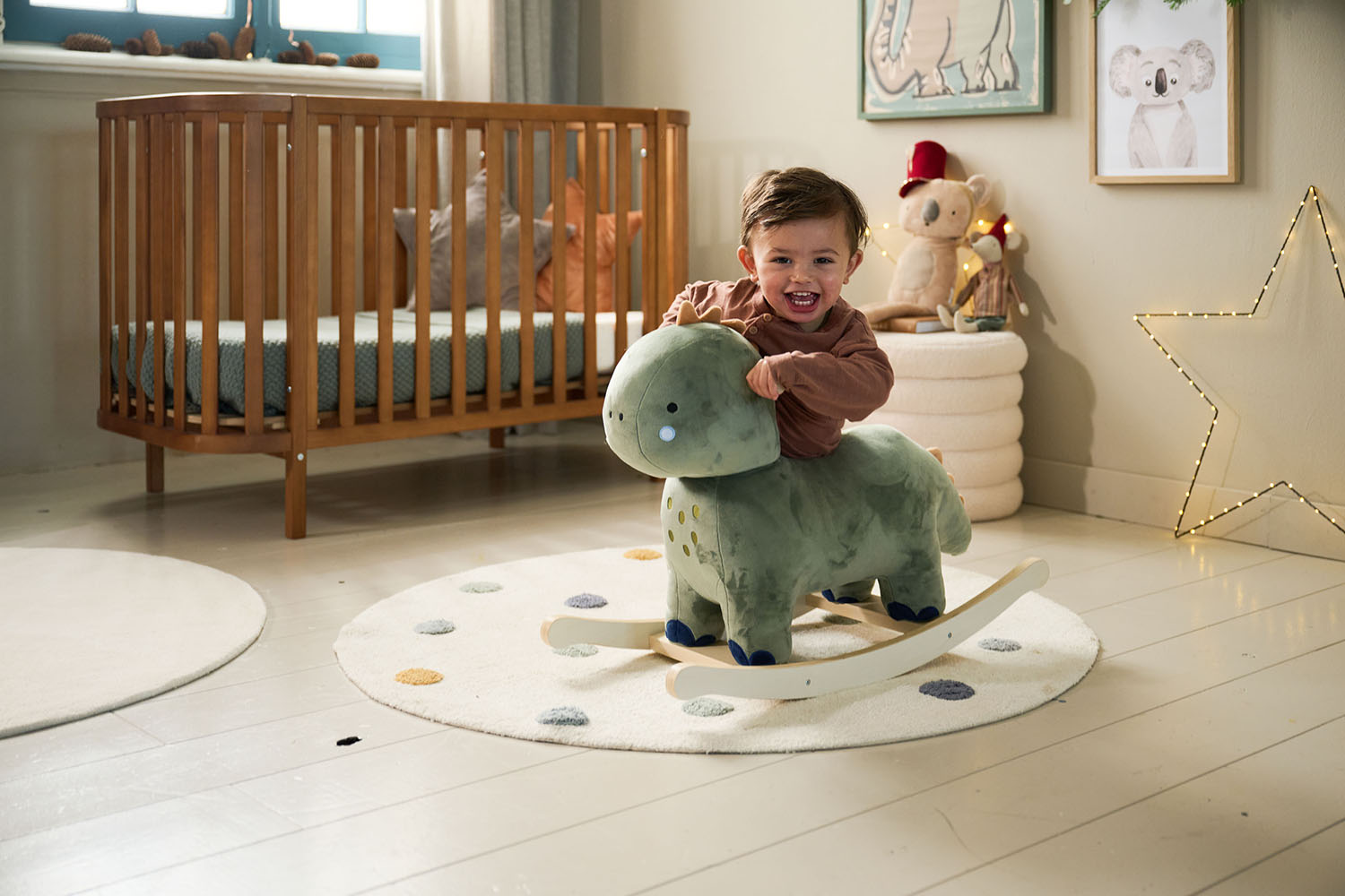 Petite Amélie | Cheval à bascule DINO | Jouet enfant 12 mois | Polyester rembourré et bois | Vert | Design dinosaure (Petite Amélie) - Image 1