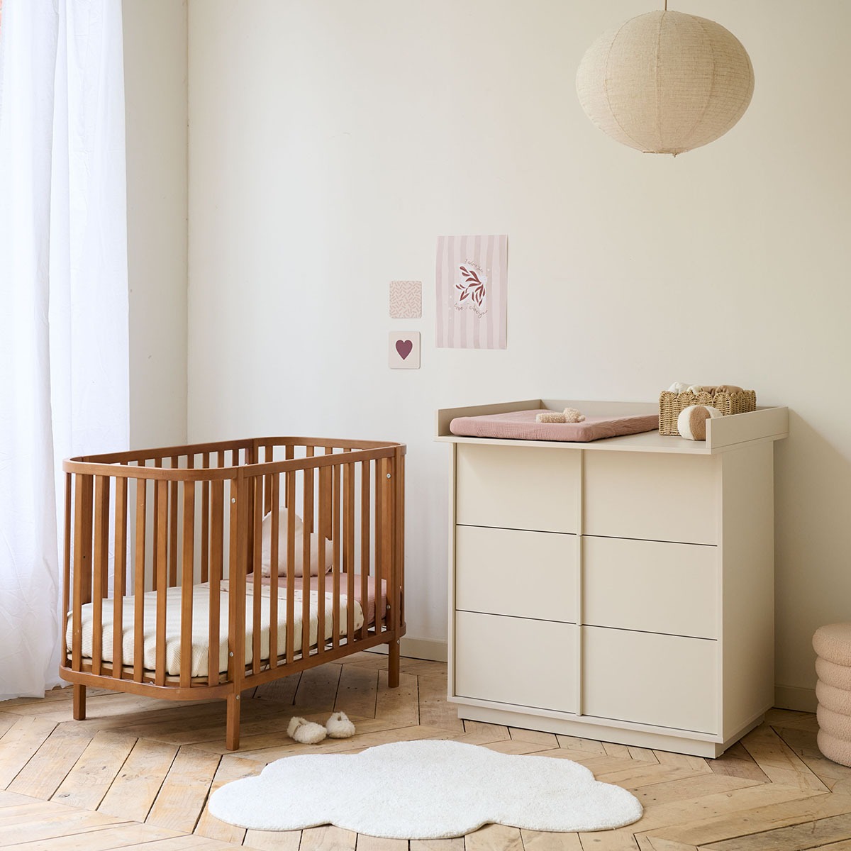 Petite Amélie Lit Bébé Ovale Cocoon | Bois | Brun Noyer | 60x120 cm | Lit bébé rond élégant et durable avec hauteurs réglables pour la chambre (Petite Amélie) - Image 1