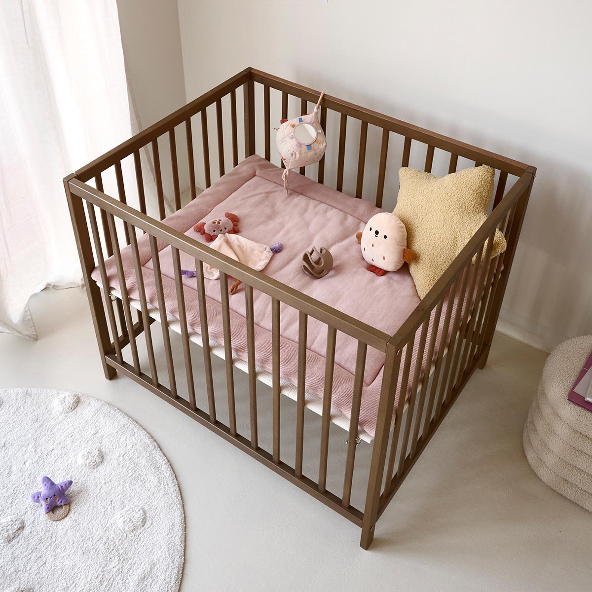 Petite Amélie Parc Bébé Nois | Réglable en hauteur | Cocoa | 75x95 cm (Petite Amélie) - Image 1