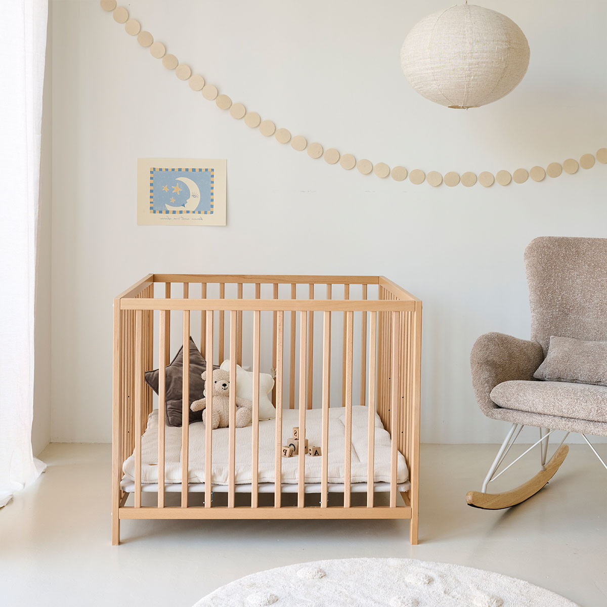 Petite Amélie Parc Bébé | Nois | Hêtre Massif | Naturel | 95x95 cm | Réglable en hauteur | Sécurisé pour enfant jusqu'à 24 mois ou 15 kg (Petite Amélie) - Image 2