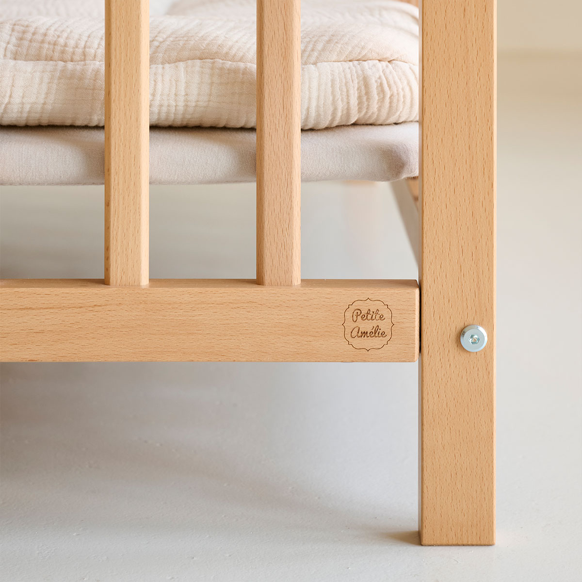 Petite Amélie Parc Bébé | Nois | Hêtre Massif | Naturel | 95x95 cm | Réglable en hauteur | Sécurisé pour enfant jusqu'à 24 mois ou 15 kg (Petite Amélie) - Image 5