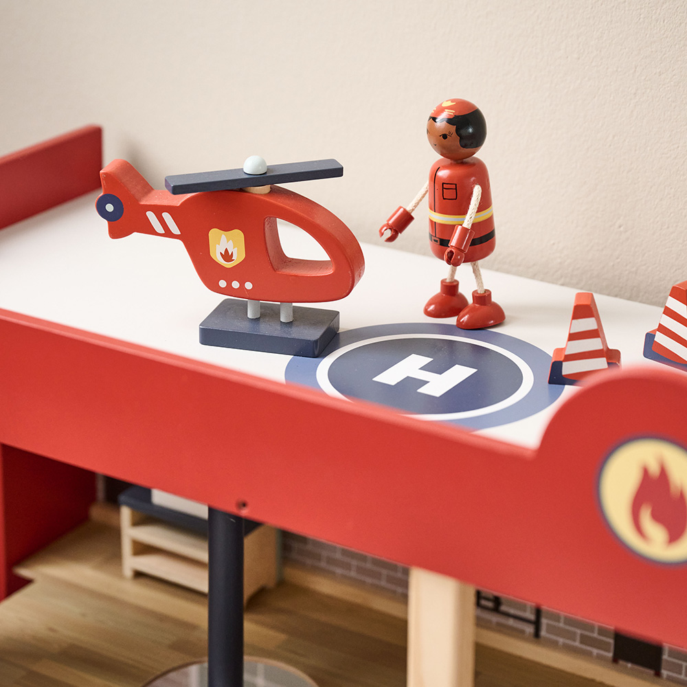 Small Foot 8509 Camion de pompiers en bois, échelle