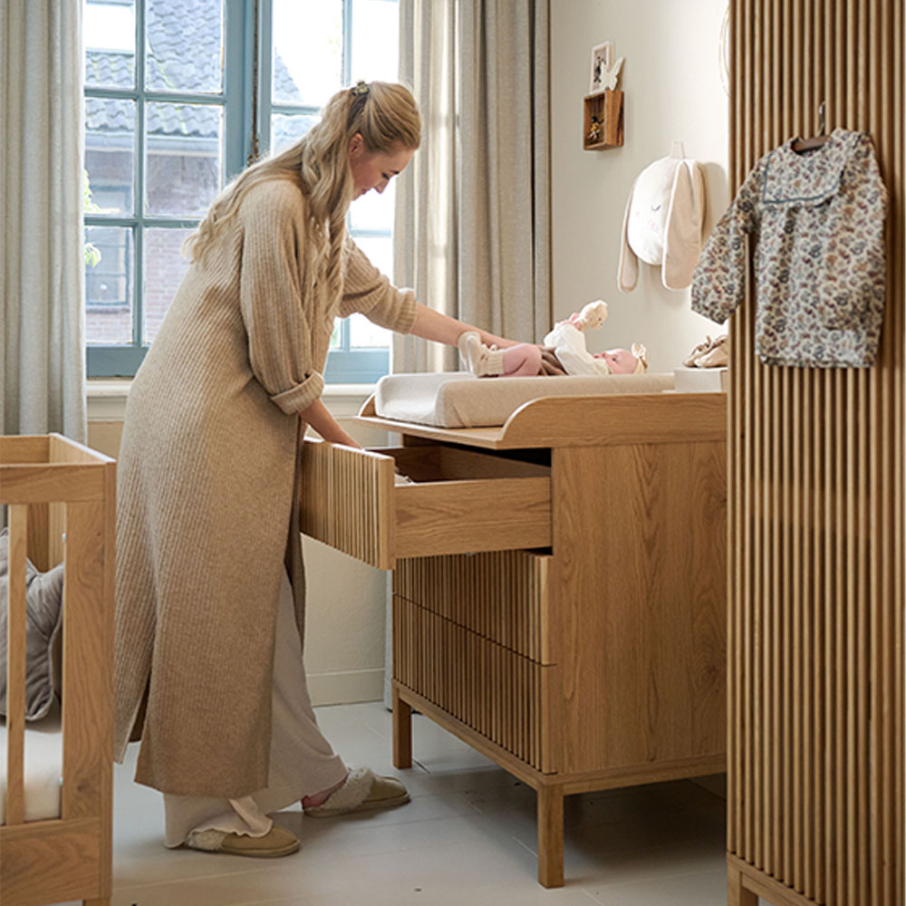 Petite Amélie Commode Japandi | Chêne naturel | Style scandinave épuré | Commode enfant robuste en bois | Design moderne et intemporel (Petite Amélie) - Image 6