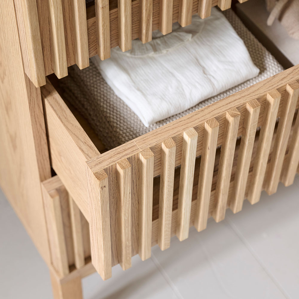 Petite Amélie Commode Japandi | Chêne naturel | Style scandinave épuré | Commode enfant robuste en bois | Design moderne et intemporel (Petite Amélie) - Image 4