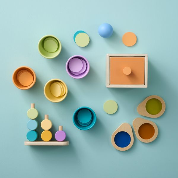 Box jouet bébé montessori 13 à 15 mois avec jeux de tri et formes à encastrer par Petite Amélie