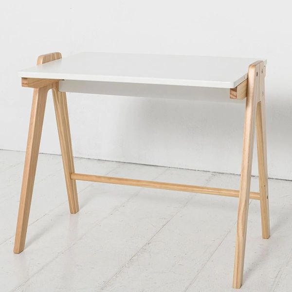 Bureau enfant en bois et blanc par Petite Amélie