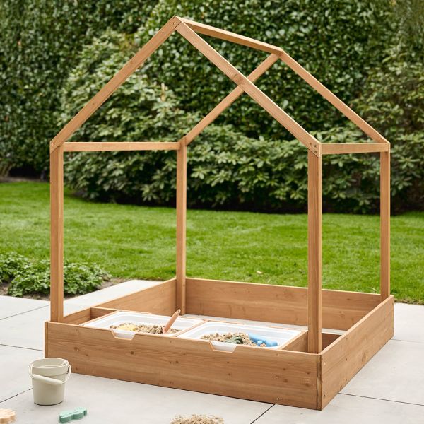 maison de jardin pour enfants en bois avec banc et zones interactives par Petite Amélie