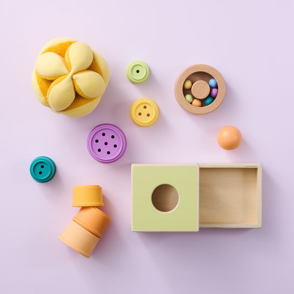 Coffret jouet montessori pour bébé de 7 à 9 mois avec activités d’éveil et motricité par Petite Amélie