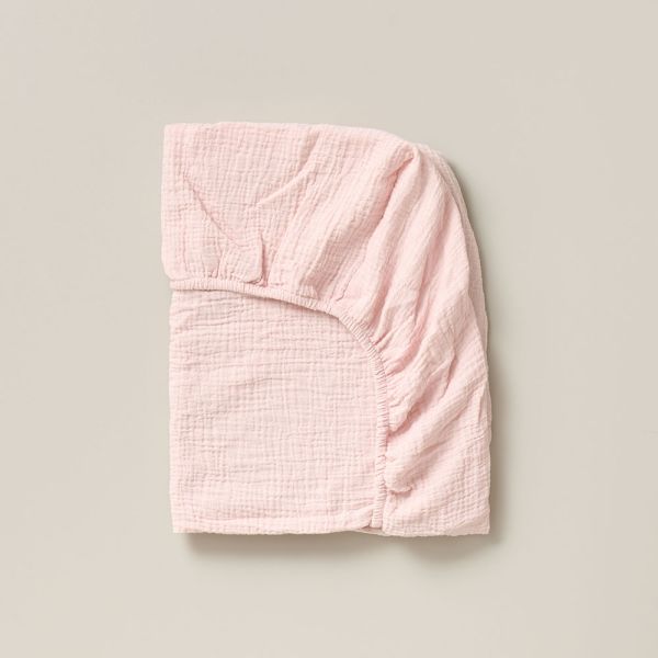 Drap housse gaze de coton 45x80 cm et rose par Petite Amélie