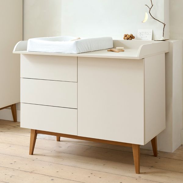 Plan à langer pour commode en coloris amande au design épuré par Petite Amélie