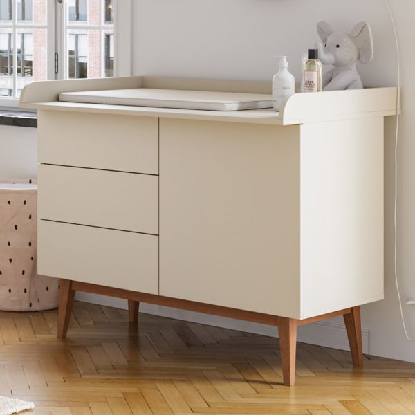 Plan à langer pour commode en coloris amande au design épuré par Petite Amélie