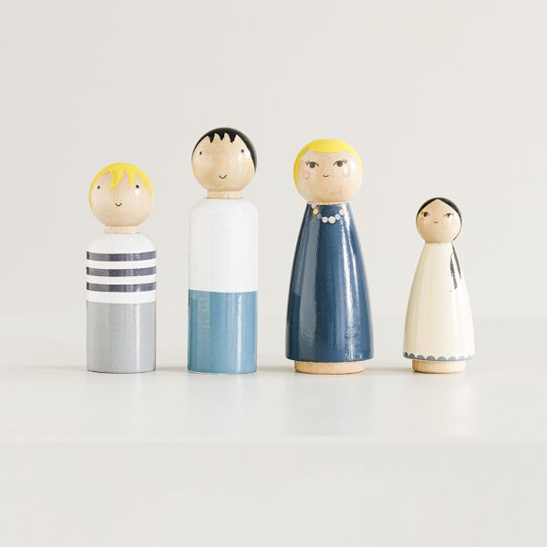 poupee bois famille pour maison de poupee Petite Amélie