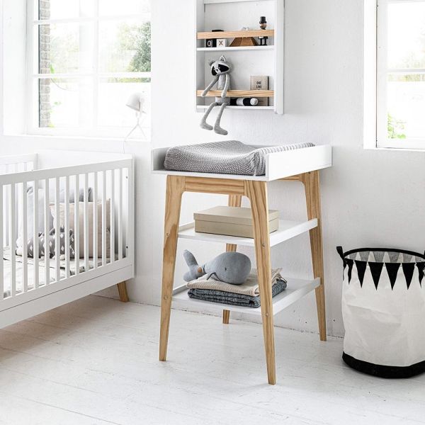 table a langer bois blanc cerise brise Petite Amélie
