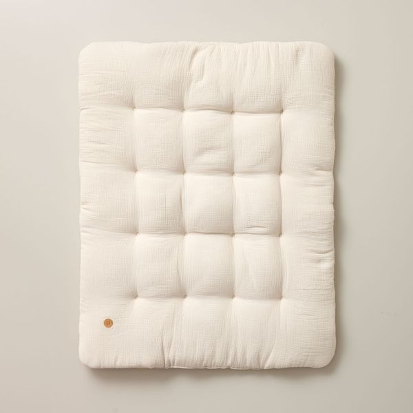 Tapis de jeu bebe 110x85 cm en mousseline et beige par Petite Amélie