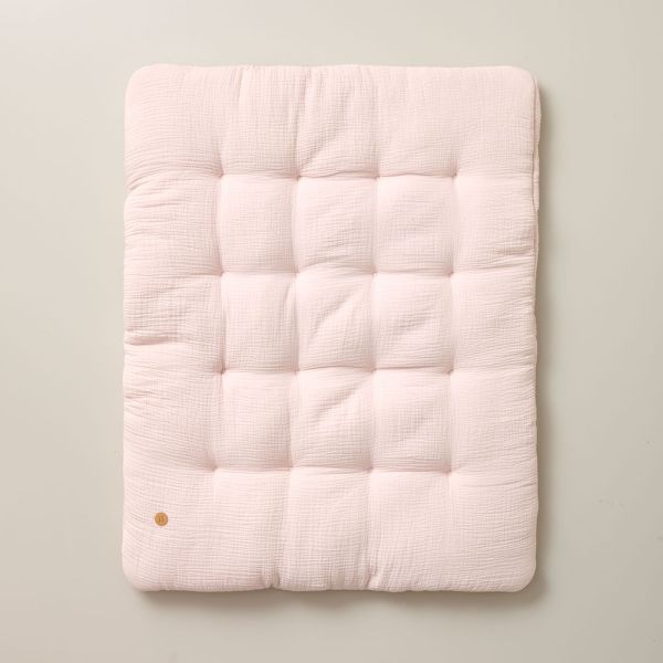 Tapis de jeu bebe 110x85 cm en mousseline et rose par Petite Amélie