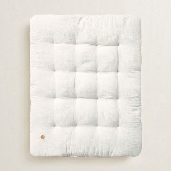 Tapis de jeu pour bebe 110x85 cm en mousseline et blanc par Petite Amélie