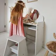 DREAMADE Coiffeuse Enfants avec Chaise, Miroir Eclairé à 2 Couleurs, 2