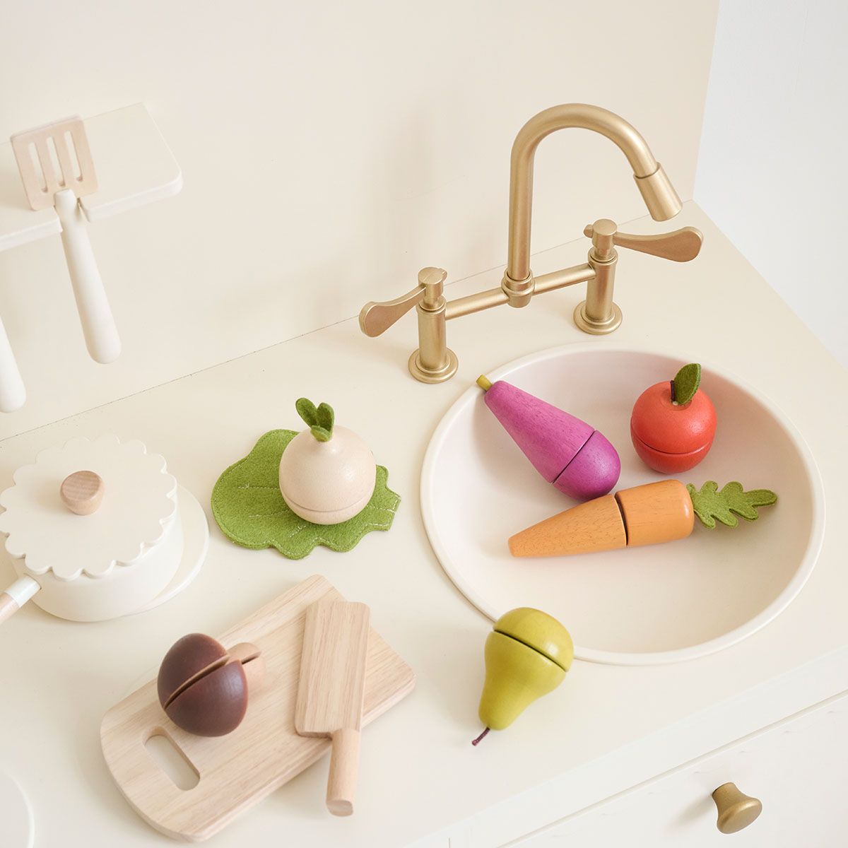Jeu D'imitation Cuisine Enfant HERSITY Jouets En Bois Fruits Et Légumes à Découper - Set Cuisine Montessori Avec Panier Pour Enfants Dès 18 Mois Jeu D'imitation Cuisine Enfant HERSITY Jouets En Bois Fruits Et Légumes à Découper - Set Cuisine Montessori Avec Panier Pour Enfants Dès 18 Mois