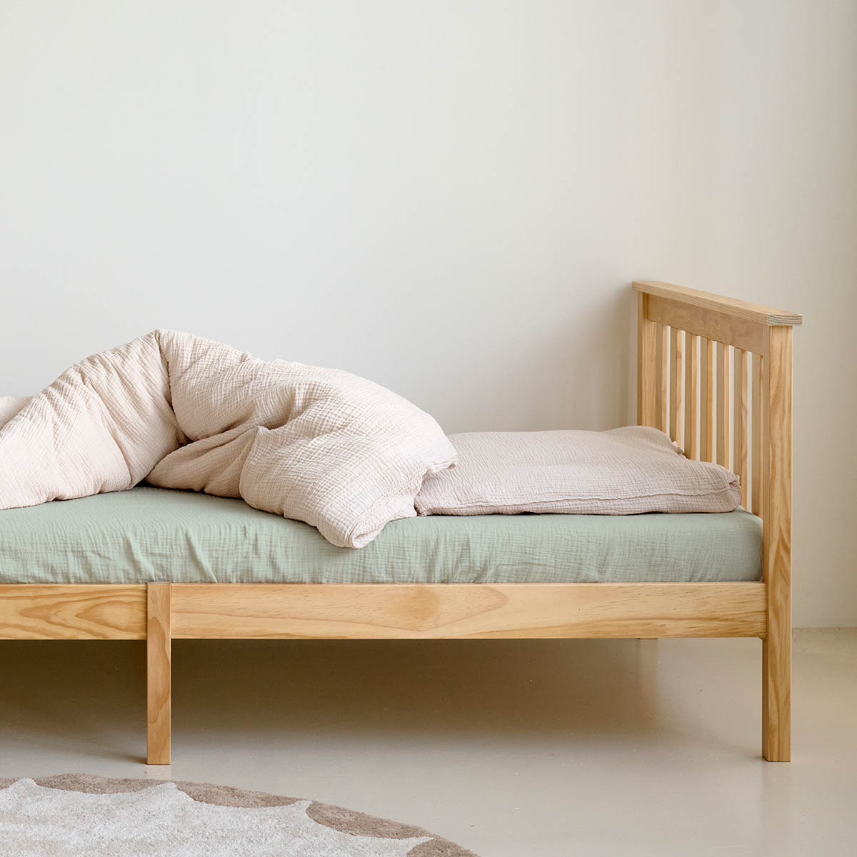 Petite Amélie Drap-housse Enfant | Coton Biologique | Vert Clair | 70x140 cm | Pour Matelas Jusqu'à 16 cm D'épaisseur (Petite Amélie) - Image 1