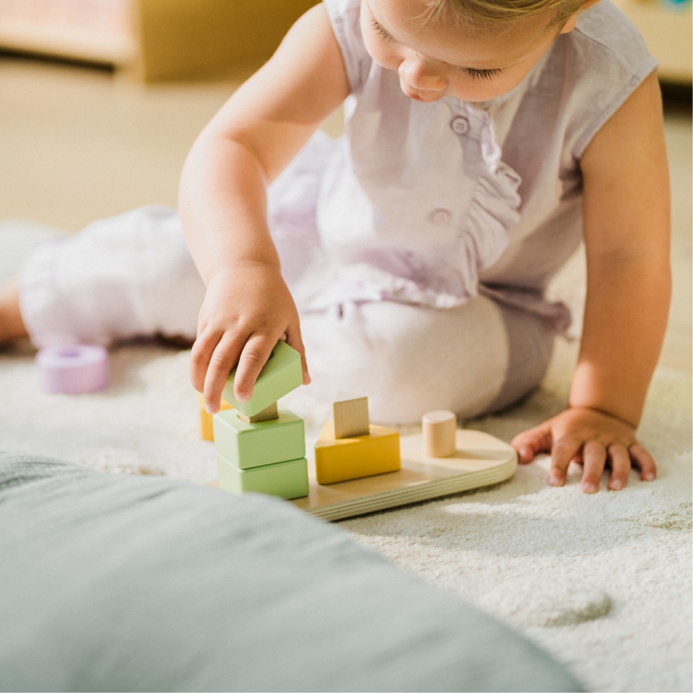 Petite Amélie | Coffret de jeux Montessori | Jeu d'éveil éducatif en bois et silicone | 16-18 mois | Kit complet pour le développement de l'enfant (Petite Amélie) - Image 10