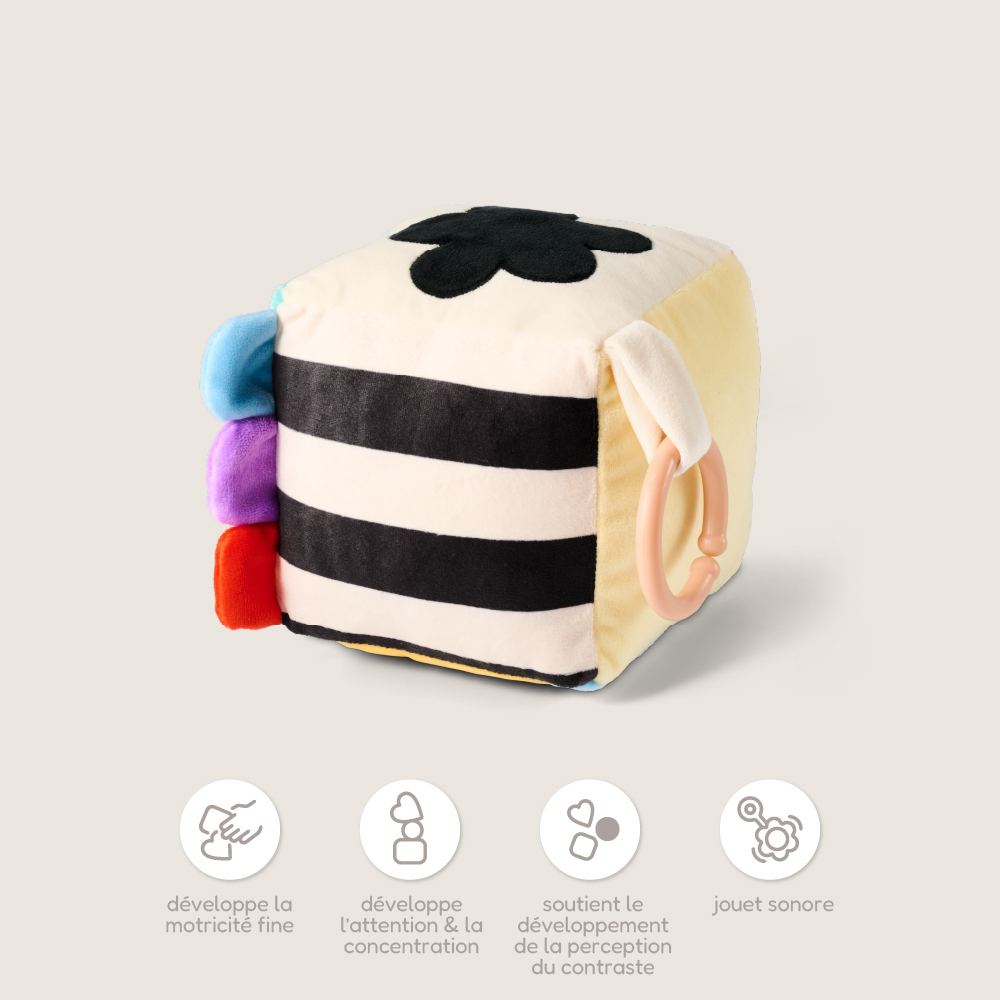 Petite Amélie | Coffret de jeux Montessori Play & Grow | Développement sensoriel | Noir et blanc | 0-3 mois | Kit d'éveil complet pour bébé (Petite Amélie) - Image 8