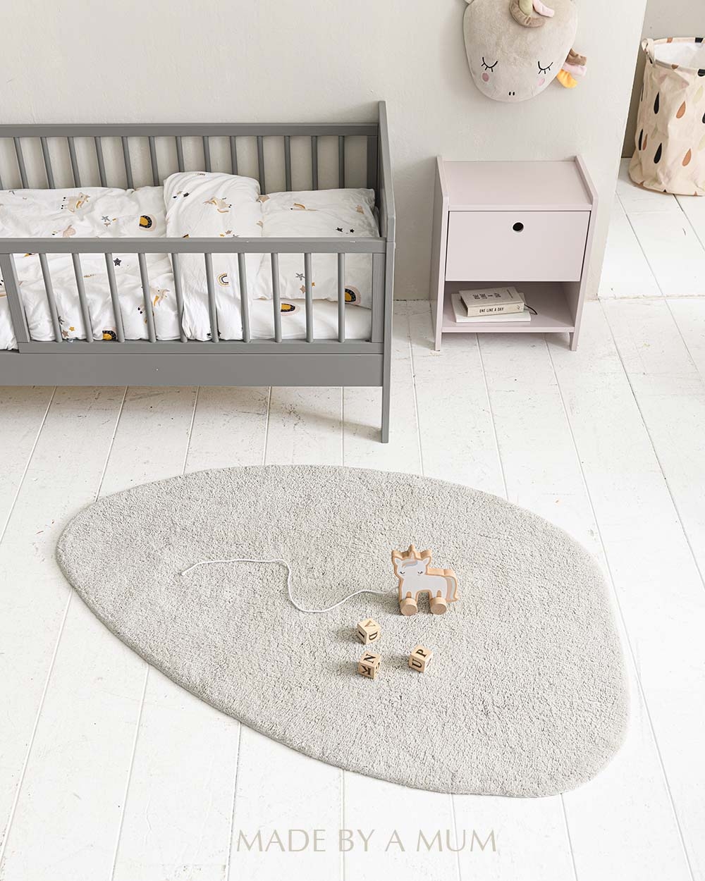 Petite Amélie | Jouet à tirer en bois massif Leo | Lion | Jouet d'éveil pour bébé | Aide à la marche (Petite Amélie) - Image 1