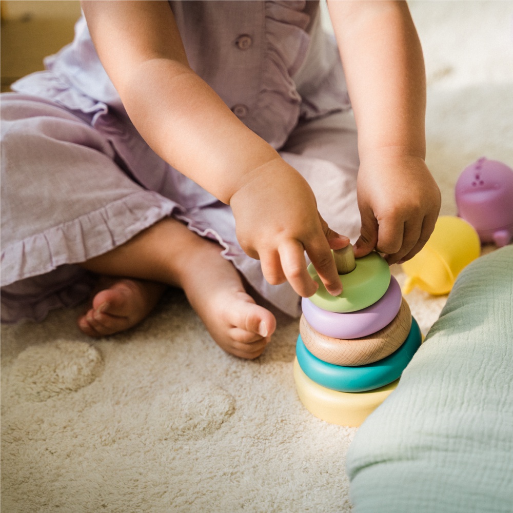 Petite Amélie Coffret de jouets Montessori | Play & Grow | Bois FSC et silicone | 10-12 mois | Kit d'éveil sensoriel pour bébé (Petite Amélie) - Image 2