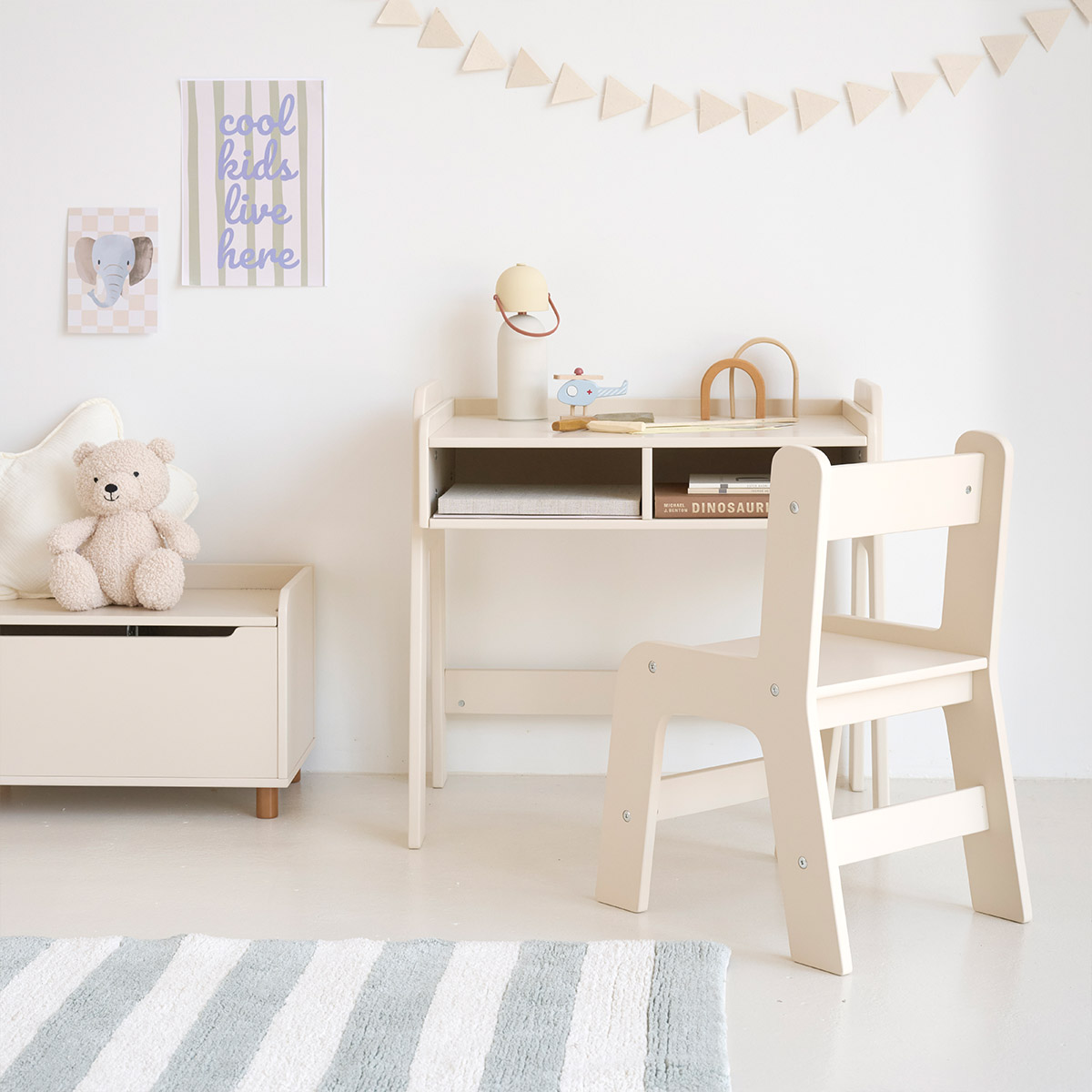 Petite Amélie | Coffre à jouets enfant | Lune | MDF et pin massif | Beige | Rangement robuste pour chambre ou salon à la finition naturelle (Petite Amélie) - Image 1