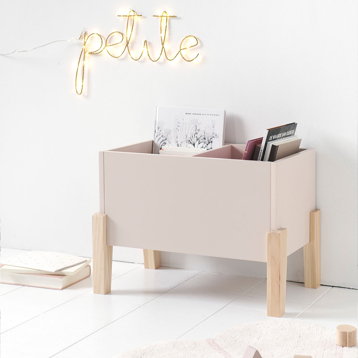 Petite Amélie | Bac à livres et rangement enfant | Ciel | Blanc et bois | 53x38x31,5 cm (Petite Amélie) - Image 2