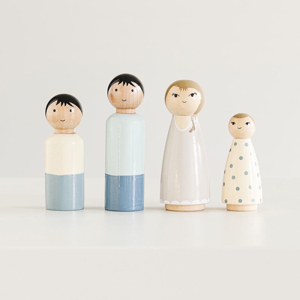 4 poupées en bois - Ma Petite Famille Parisienne