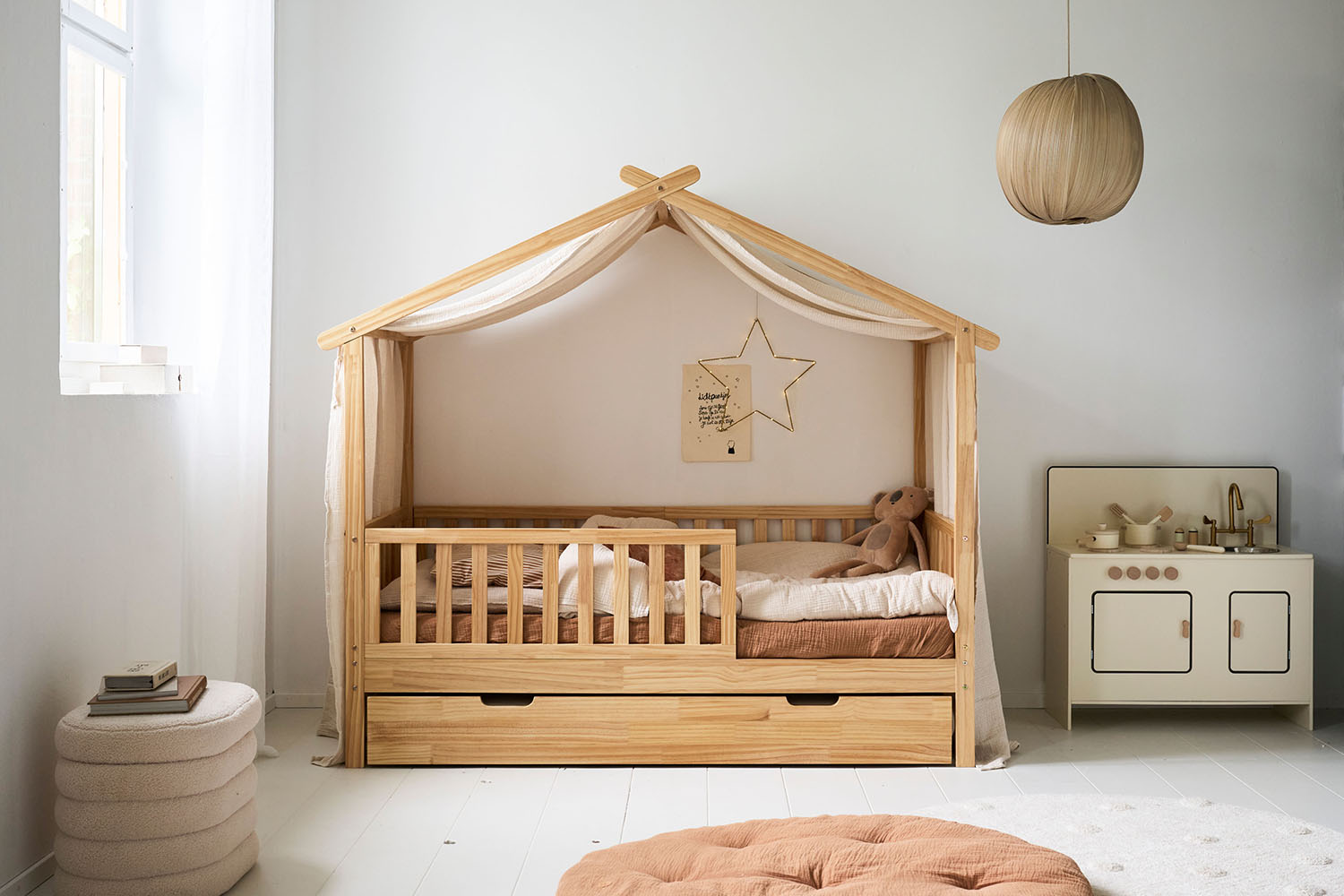 Petite Amélie Ciel de lit cabane Maison | Gaze de coton bio | Beige | 90x200 cm | Voilage respirant et doux pour chambre d'enfant (Petite Amélie) - Image 2