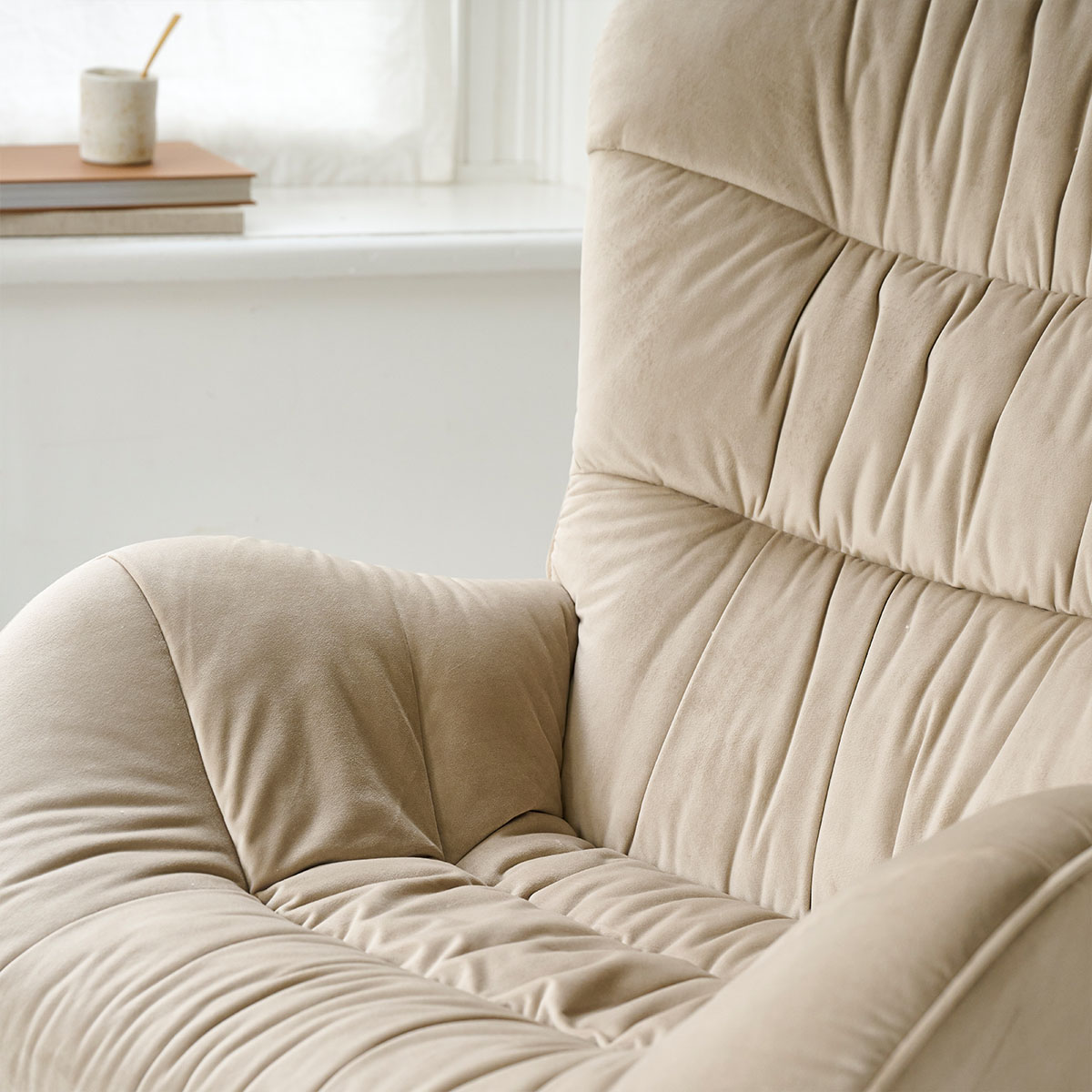 Petite Amélie Rocking chair Leandre | Fauteuil allaitement | Sable | Bois et métal | Confortable pour usage domestique | Supporte jusqu'à 110 kg (Petite Amélie) - Image 3