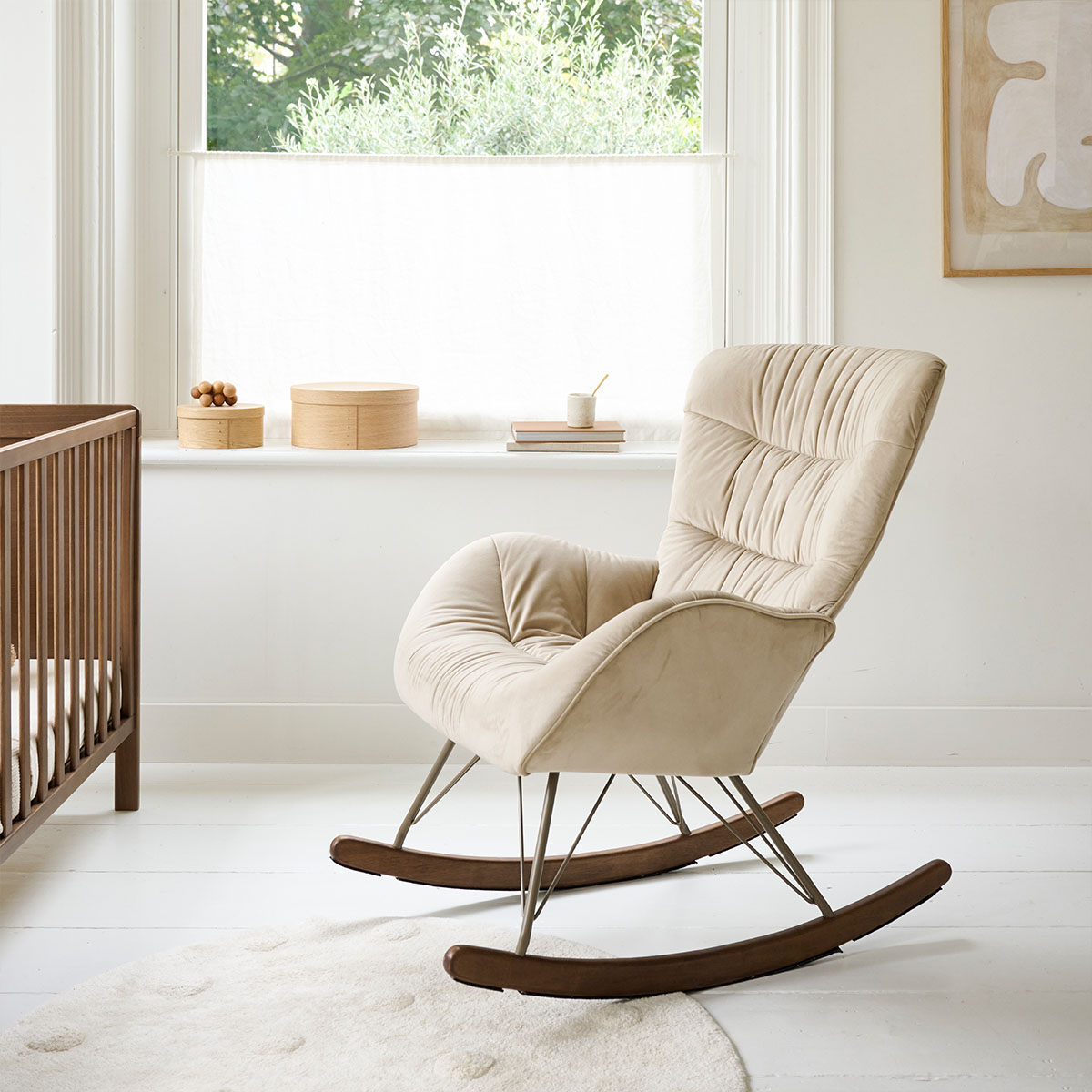 Petite Amélie Rocking chair Leandre | Fauteuil allaitement | Sable | Bois et métal | Confortable pour usage domestique | Supporte jusqu'à 110 kg (Petite Amélie) - Image 4