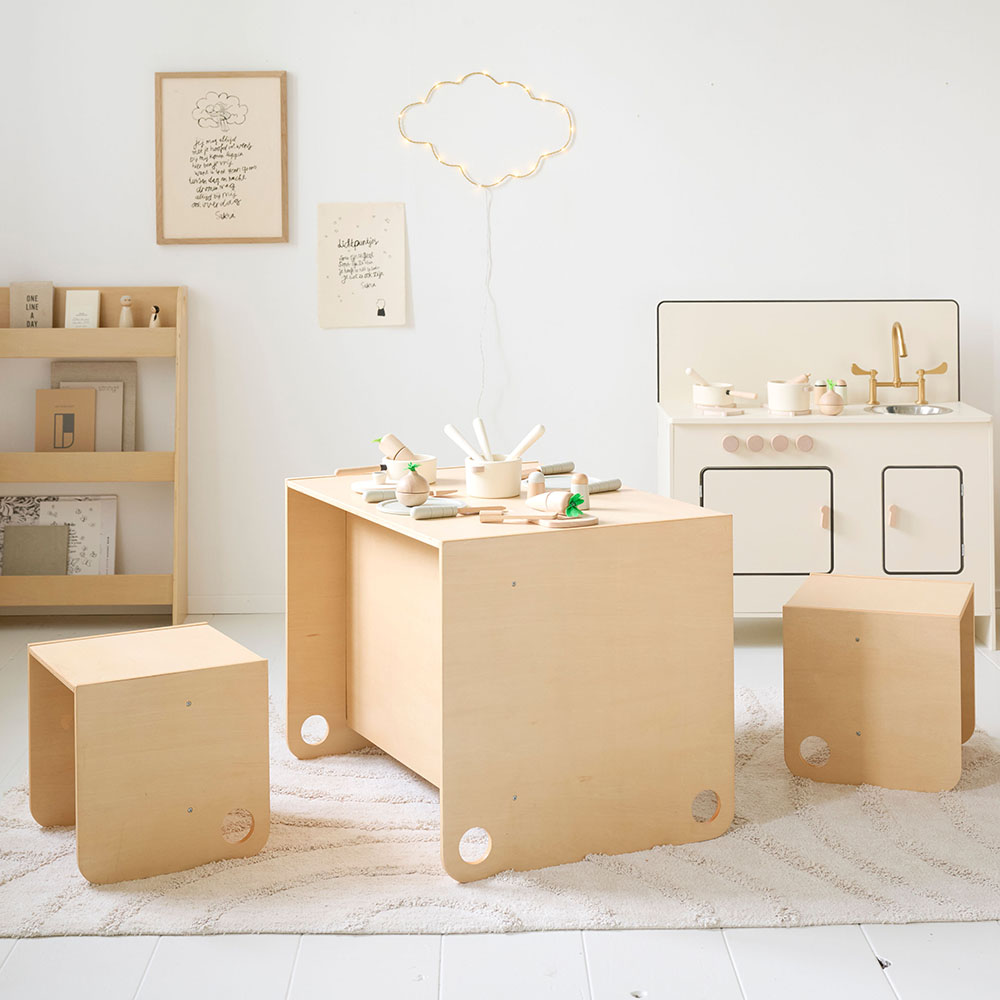 Petite Amélie | Set de table et chaises Montessori Ellipse | En bois | Naturel | Pour enfants | Design ergonomique avec coins arrondis (Petite Amélie) - Image 1