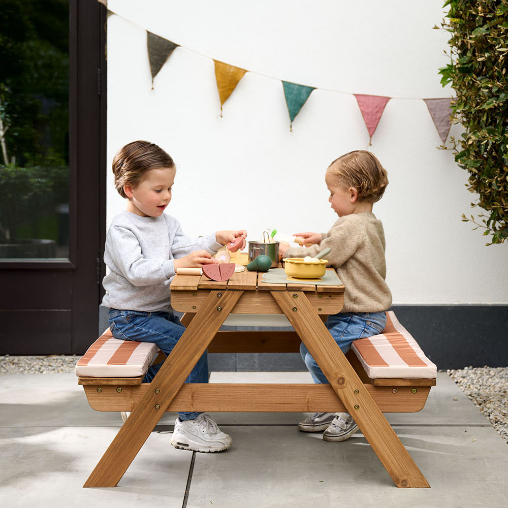 Petite Amélie | Table de pique-nique enfant Provence | Bois avec bacs à sable et eau | Mobilier de jardin extérieur pour enfants (Petite Amélie) - Image 2