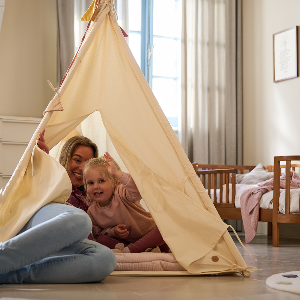 Petite Amélie | Tipi enfant en toile de coton | Beige | 158 cm de haut x 120 cm de diamètre | Tente de jeu avec tapis de sol inclus (Petite Amélie) - Image 8