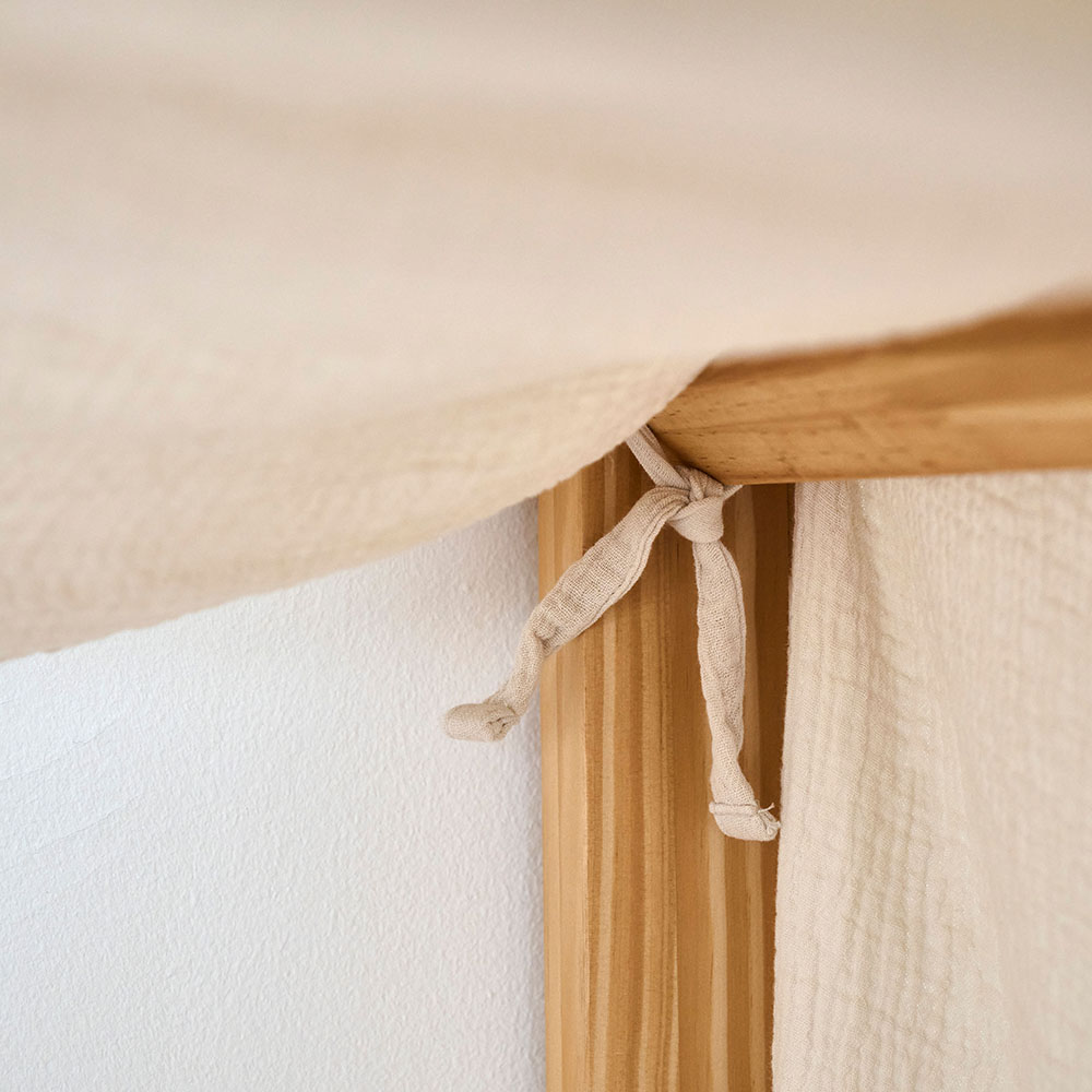 Petite Amélie Ciel de lit cabane Maison | Gaze de coton bio | Beige | 90x200 cm | Voilage respirant et doux pour chambre d'enfant (Petite Amélie) - Image 3