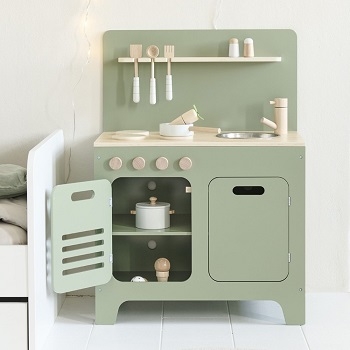 cuisine bois enfant jouet vert par Petite Amélie