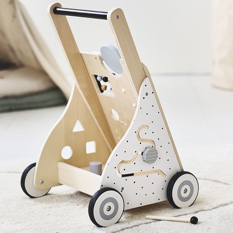 Chariot de marche multi activités pour bébé 