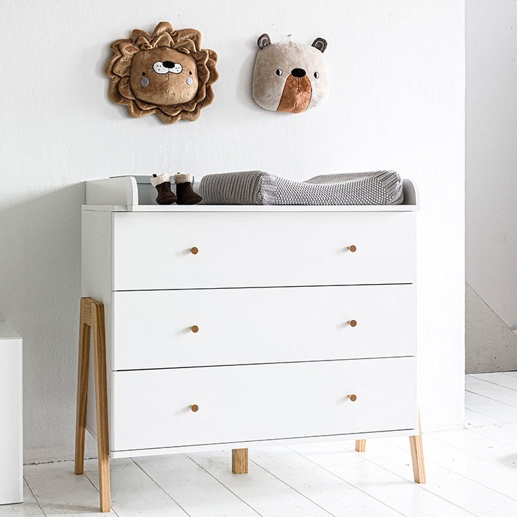 Commode chambre bébé avec plan à langer bois et blanc